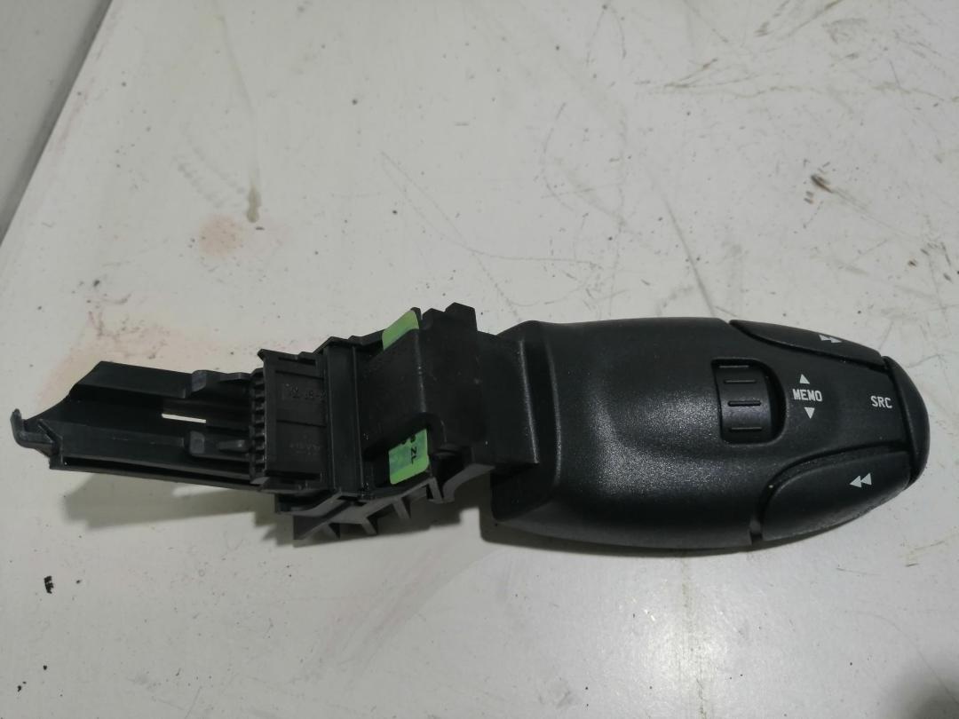 джойстик управления мультимедиа Citroen C5 2001, 3.0 л., бензин, АКПП, серый, хетчбэк 5 дв., 9641796480