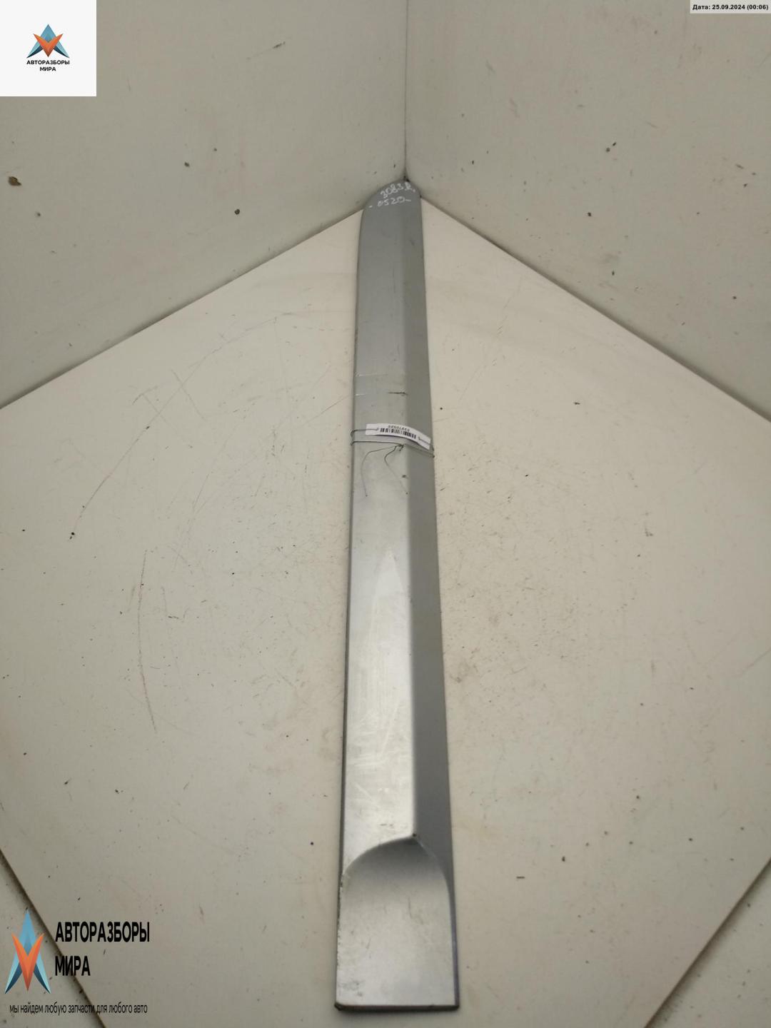 молдинг двери задней правой Peugeot 308 T7 2009, 1.6 л., бензин, МКПП, серый, универсал, 9680365180 - фото №1