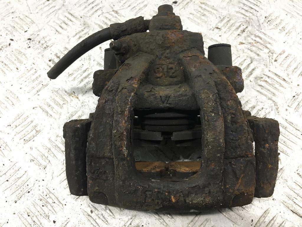 суппорт передний правый Mini Cooper/One 1 (R50, 2002, 1.6 л., бензин, МКПП, красный, хетчбэк 5 дв. - фото №1