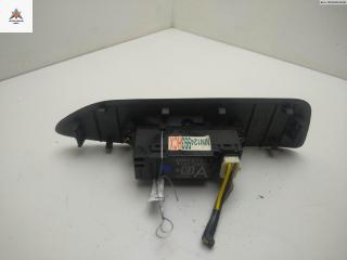 кнопка стеклоподъемника переднего правого Mitsubishi Lancer 9 поколение 2003, 2.0 л., бензин, МКПП, красный, универсал