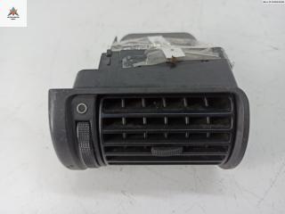 дефлектор обдува салона Audi A4 B5 1995, 1.6 л., бензин, МКПП, синий, седан, 8D1820901