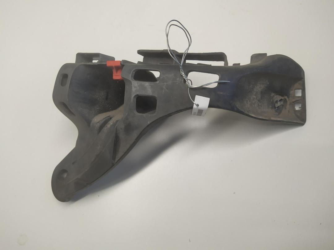 кронштейн заднего бампера Opel Astra H 2004, 1.7 л., дизель, МКПП, чёрный, универсал, 13143106