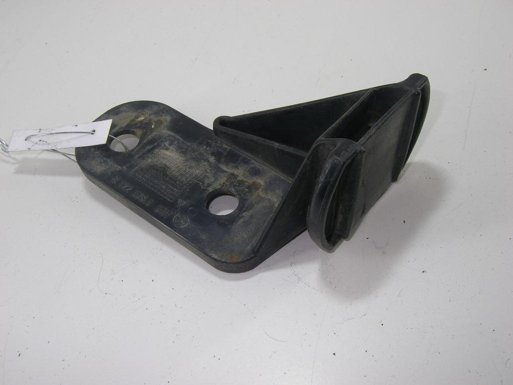 кронштейн переднего бампера BMW 3 E36 1998, 1.8 л., бензин, АКПП, синий, универсал, 8122578