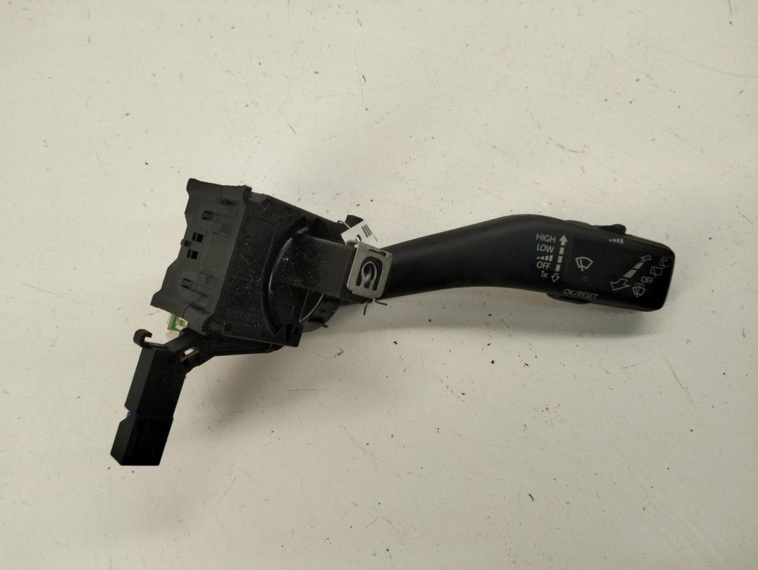 переключатель дворников Volkswagen Tiguan 2008, 2.0 л., дизель, МКПП, чёрный, внедорожник 5 дв., 1K0953519J