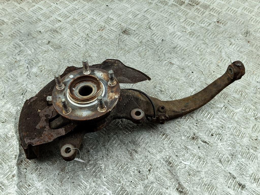 ступица передняя правая Mazda 6 GG 2004, 2.0 л., бензин, МКПП, серый, универсал, GR1A33060B - фото №1