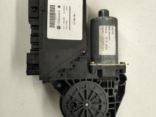 моторчик стеклоподъемника задний левый Volkswagen Touareg 1 поколение 2003, 2.5 л., МКПП, внедорожник 5 дв., 7L0959795