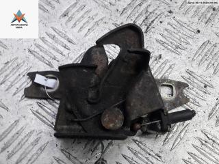 замок капота Volkswagen Golf 3 поколение 1996, 1.6 л., бензин, МКПП, чёрный, хетчбэк 5 дв.