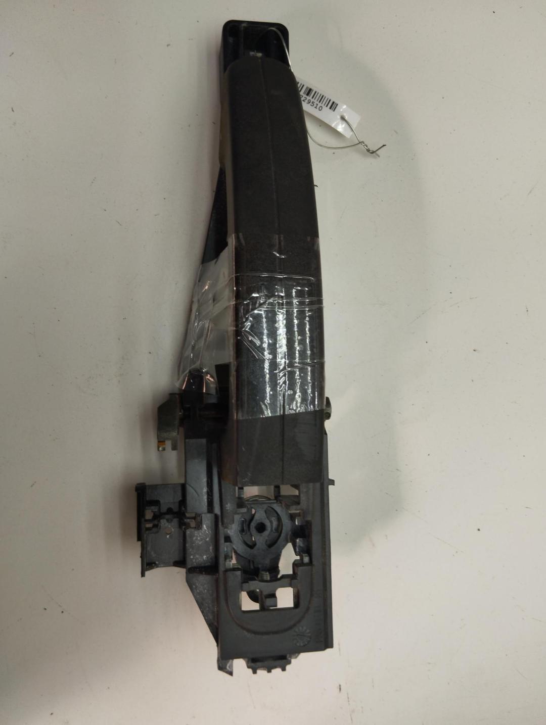 ручка наружная передняя левая Ford Focus 2 поколение 2006, 1.8 л., бензин, МКПП, серый, универсал, 3M51R224A36AD - фото №1