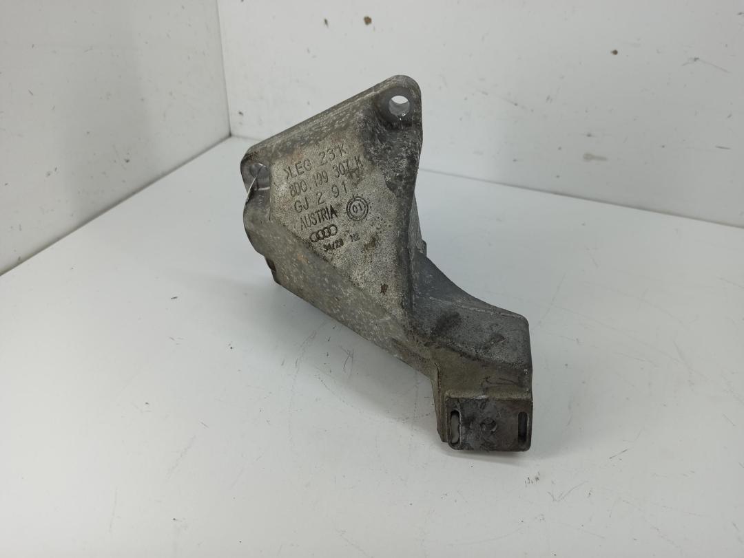кронштейн двигателя Audi A6 C5 2004, 3.0 л., бензин, МКПП, чёрный, седан, 8D0199307K