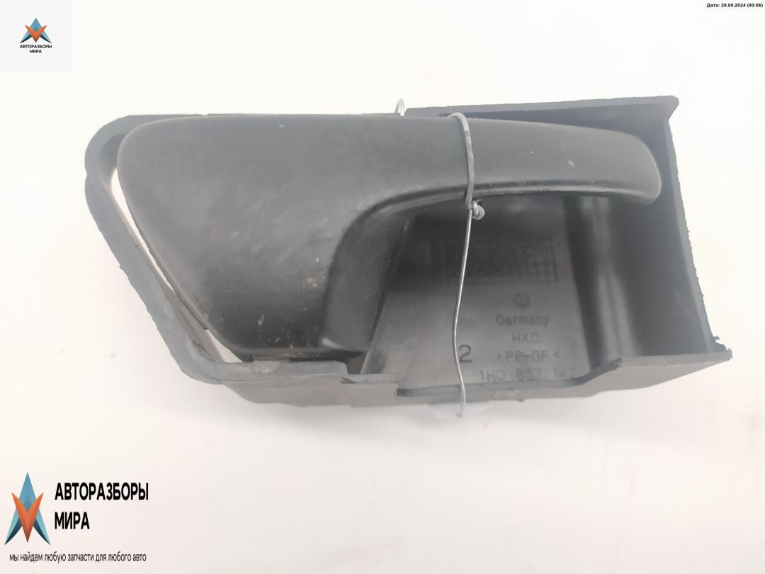 ручка внутренняя передняя правая Volkswagen Golf 3 поколение 1997, 1.6 л., бензин, МКПП, белый, хетчбэк 5 дв., 1H0837142 - фото №1