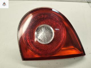 фонарь крышки багажника правый Volkswagen Golf 5 поколение 2004, 1.4 л., бензин, МКПП, серый, хетчбэк 3 дв., 1K6945108C