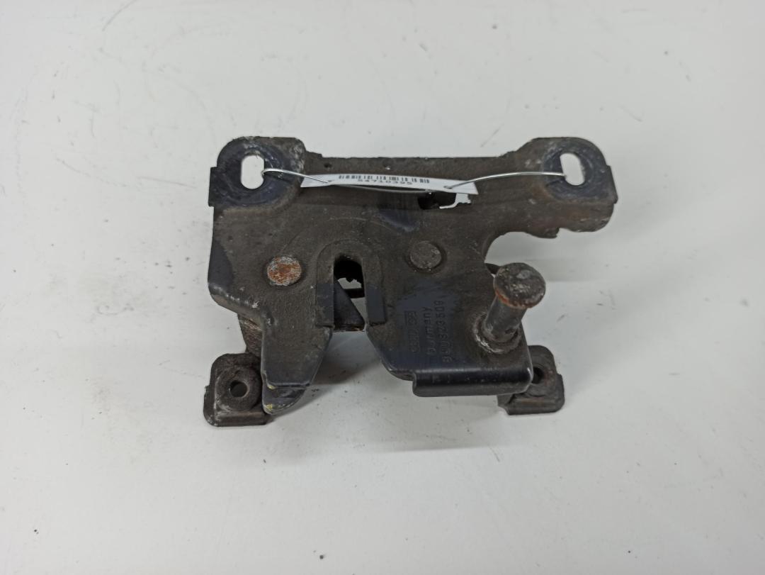 замок капота Audi A3 8L 1997, 1.9 л., дизель, МКПП, синий, хетчбэк 3 дв., 8L0823509