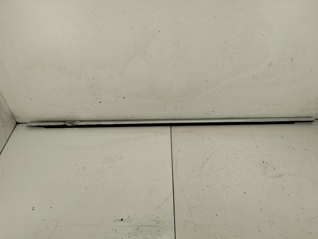 Молдинг стекла двери наружный Volkswagen Passat B6 2007, 2.0 л., дизель, робот, серый, универсал, 3C4837475B