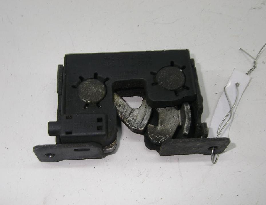 замок капота BMW 5 E60/E61 2003, 3.0 л., дизель, АКПП, чёрный, седан, 7115228
