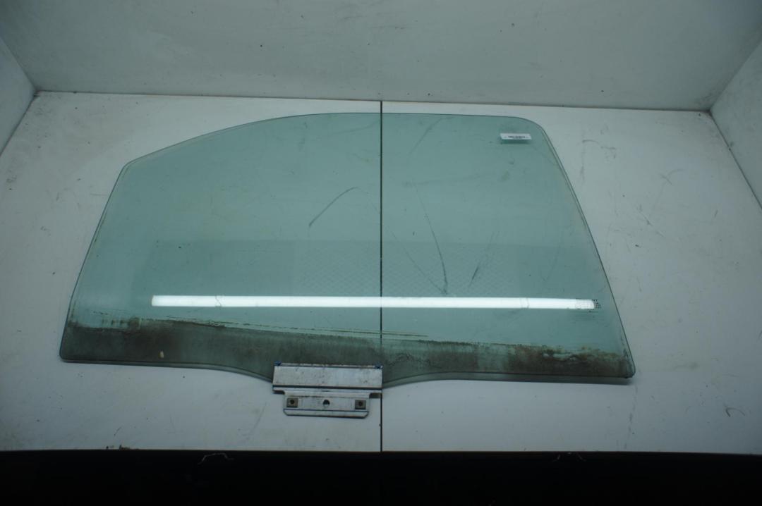 стекло двери задней правой Ford Mondeo II 1996, 1.8 л., бензин, МКПП, синий, хетчбэк 5 дв., AS2