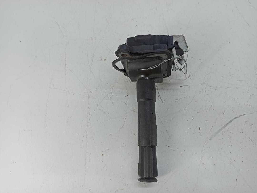 катушка зажигания Audi A6 C5 1999, 2.7 л., бензин, АКПП, чёрный, универсал, 058905105