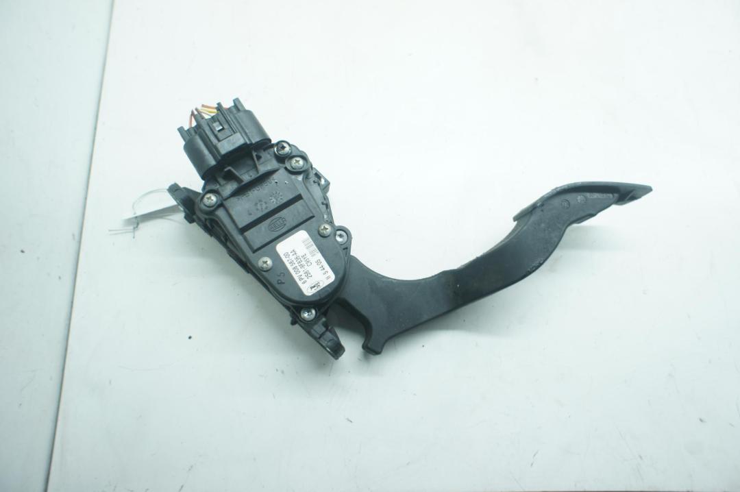 педаль Ford Fiesta 2005, 1.4 л., бензин, МКПП, чёрный, хетчбэк 3 дв., 6PV00856700