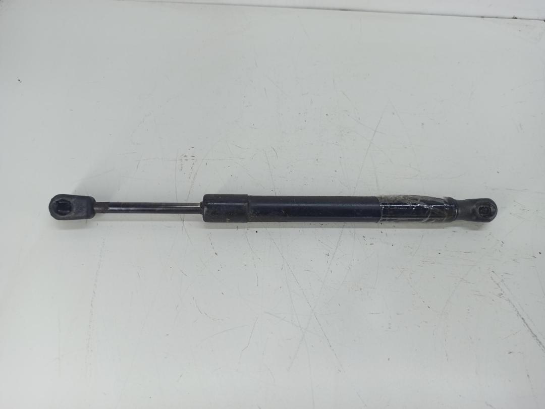 амортизатор крышки багажника (3-5 двери) Audi A4 B7 2005, 2.0 л., дизель, МКПП, серый, седан, 8E5827552J
