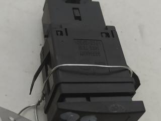 кнопка обогрева заднего стекла Volkswagen Polo 4 поколение [рестайлинг] 2005, 1.2 л., бензин, МКПП, серый, хетчбэк 5 дв.