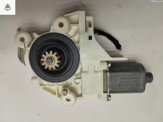 моторчик стеклоподъемника передний правый Ford Focus 2 поколение 2005, 1.6 л., i, бензин, МКПП, синий, хетчбэк 5 дв., 0130822218