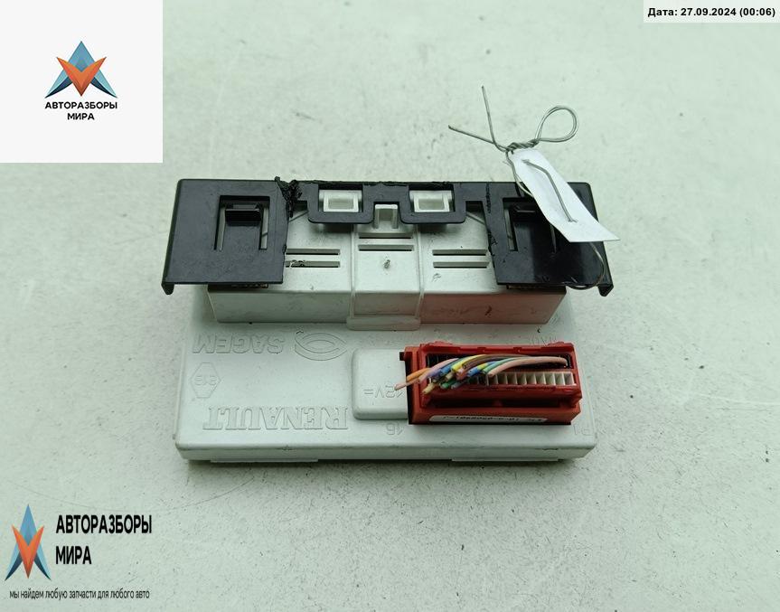 дисплей Renault Megane 2 поколение 2003, 1.5 л., дизель, МКПП, белый, хетчбэк 5 дв., 8200107839 - фото №1