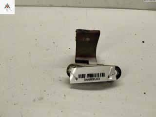 петля крышки багажника Volkswagen Golf 3 поколение 1993, красный, хетчбэк 3 дв., 1H6827301