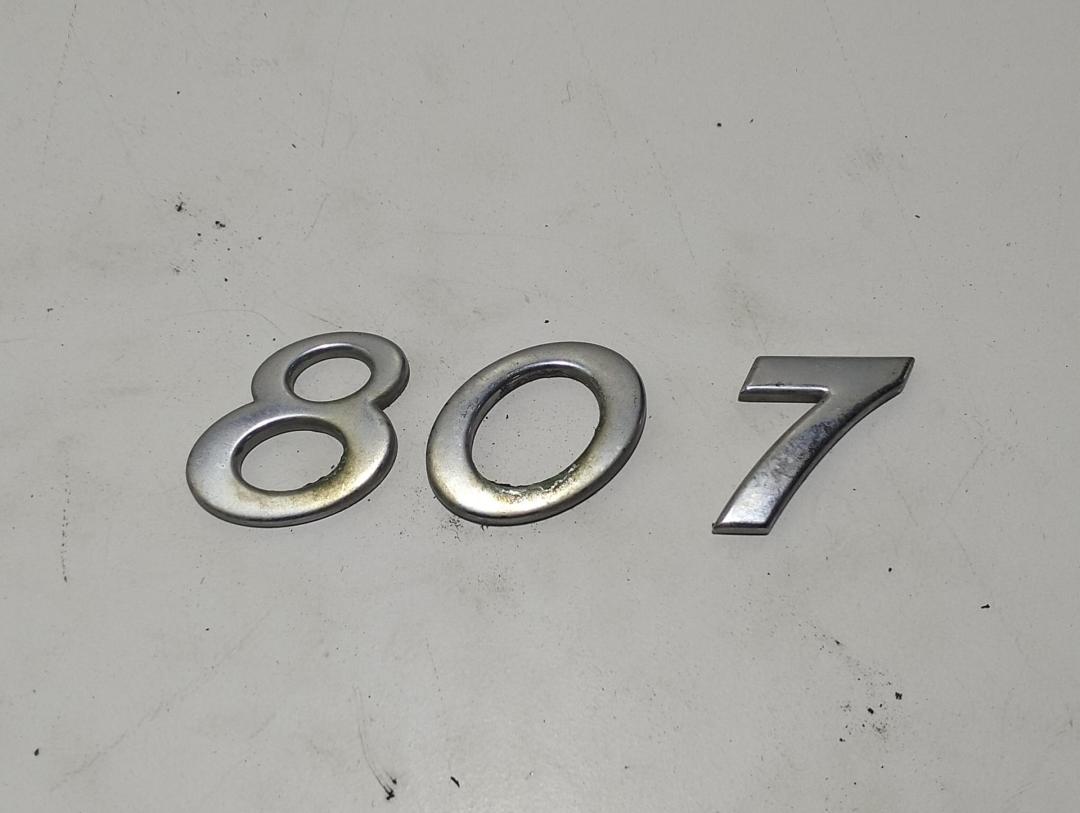 эмблема Peugeot 807 1 поколение 2003, 2.0 л., бензин, МКПП, серый, минивэн, 807 - фото №1