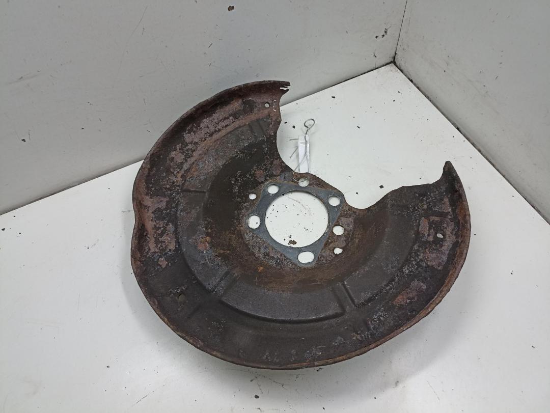 защитный кожух тормозного механизма Opel Astra G 2001, 1.6 л., бензин, МКПП, красный, хетчбэк 5 дв. - фото №1