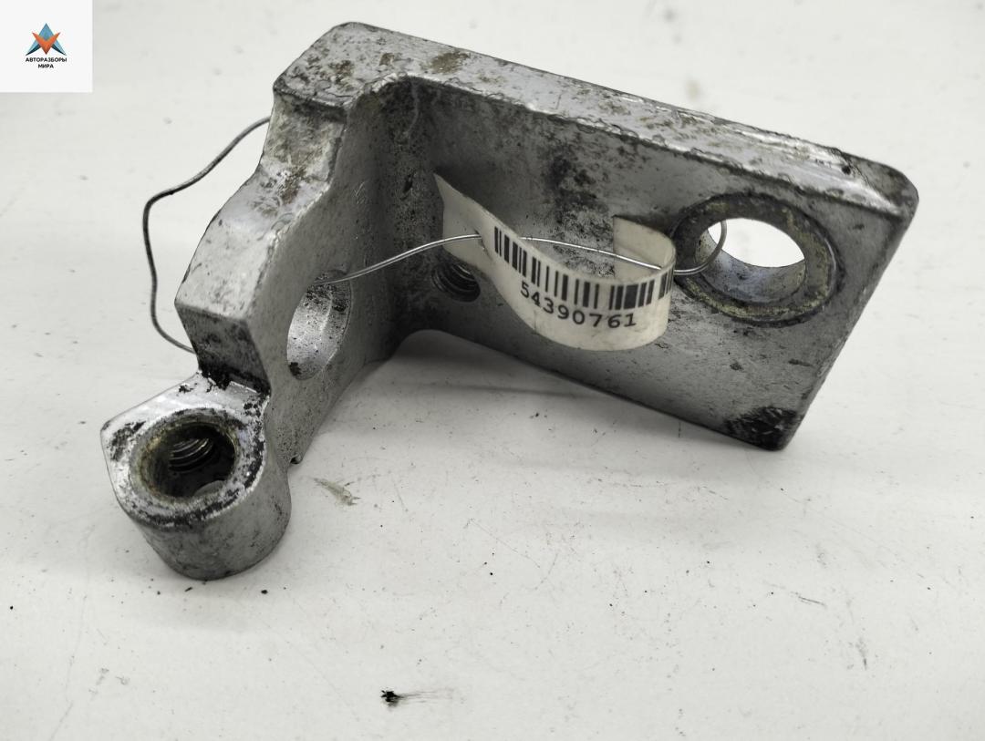 петля двери Audi A4 B5 1995, серый, седан, 8D0831402 - фото №1