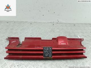 решетка радиатора Peugeot 405 1 поколение [рестайлинг] 1994, красный, седан, 9255588877