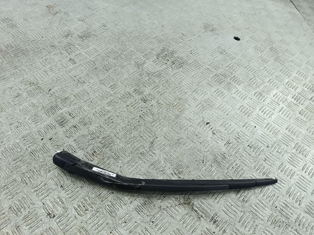 Щеткодержатель (поводок стеклоочистителя) задний Nissan Micra K13 2012, 1.2 л., бензин, МКПП, чёрный, хетчбэк 5 дв., 287811HA4A