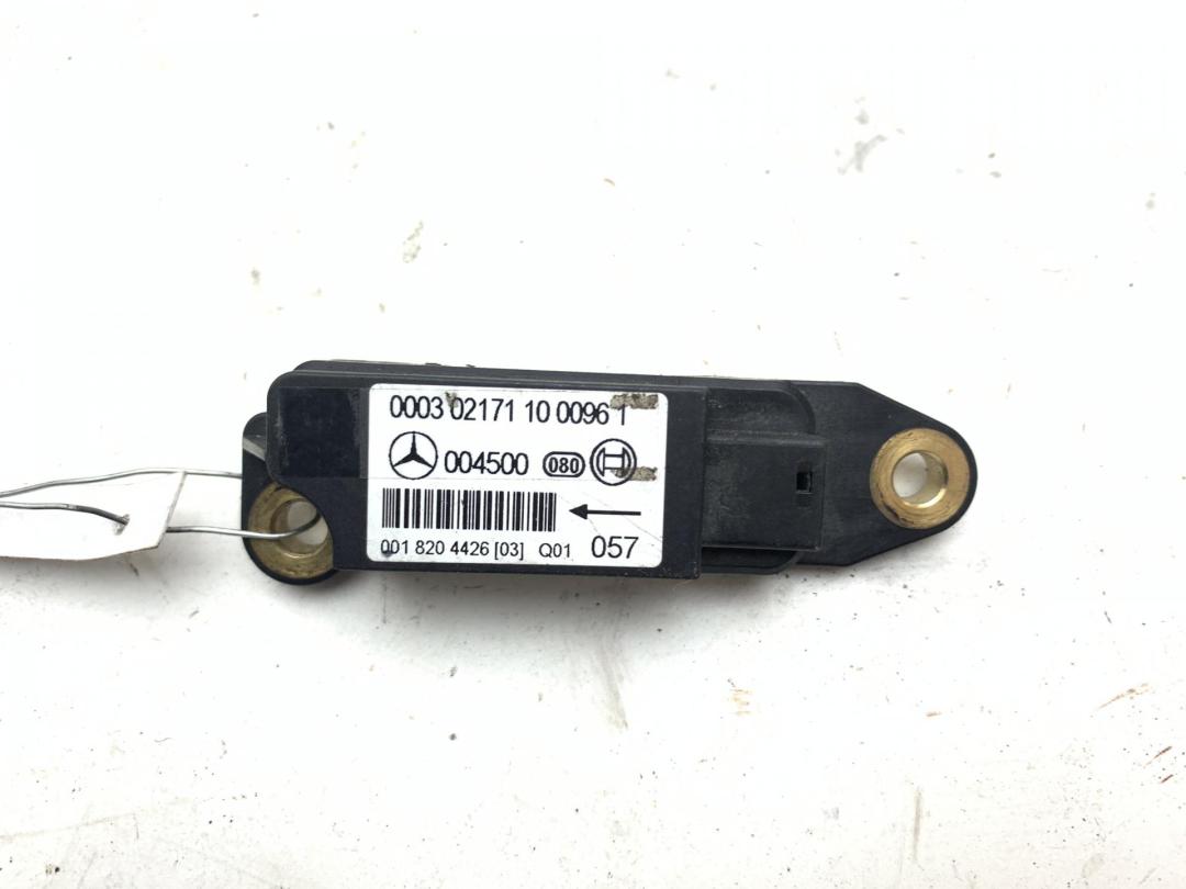 датчик AirBag Mercedes-Benz C-Класс W203/S203/CL203 2002, 1.8 л., бензин, АКПП, красный, универсал, 0018204426 - фото №1
