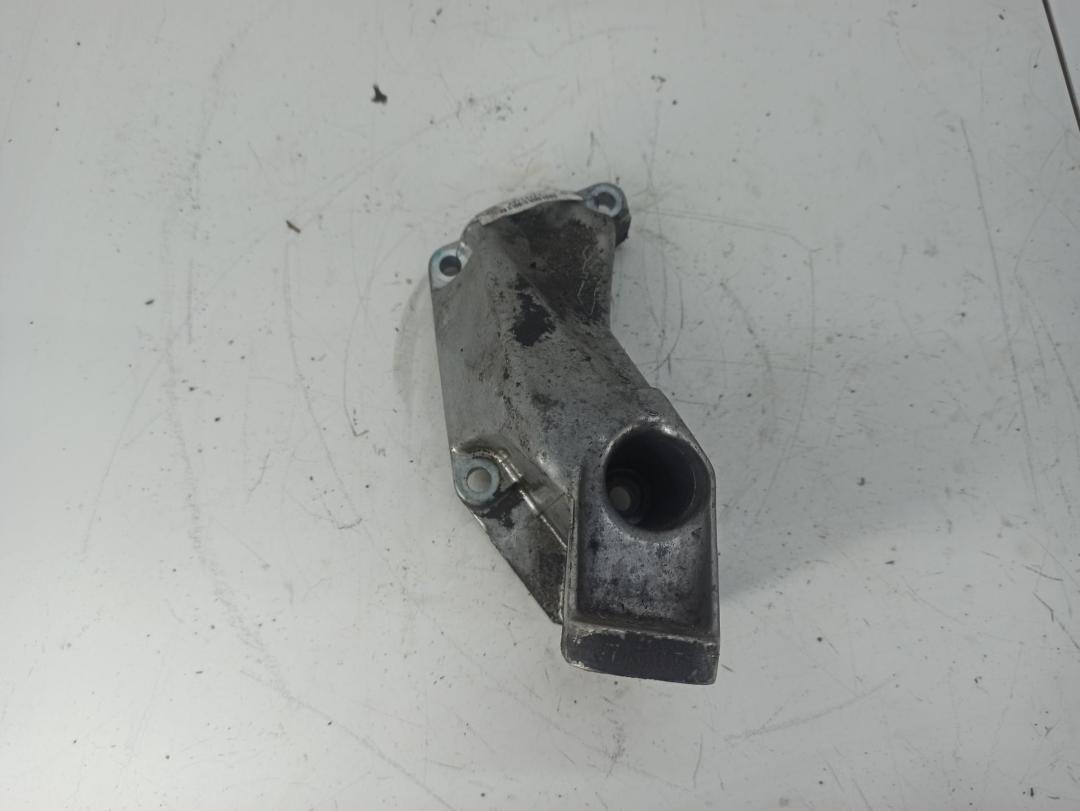кронштейн двигателя Audi A6 4B/C5 1998, 1.8 л., бензин, МКПП, серый, седан, 8D0199307P - фото №1
