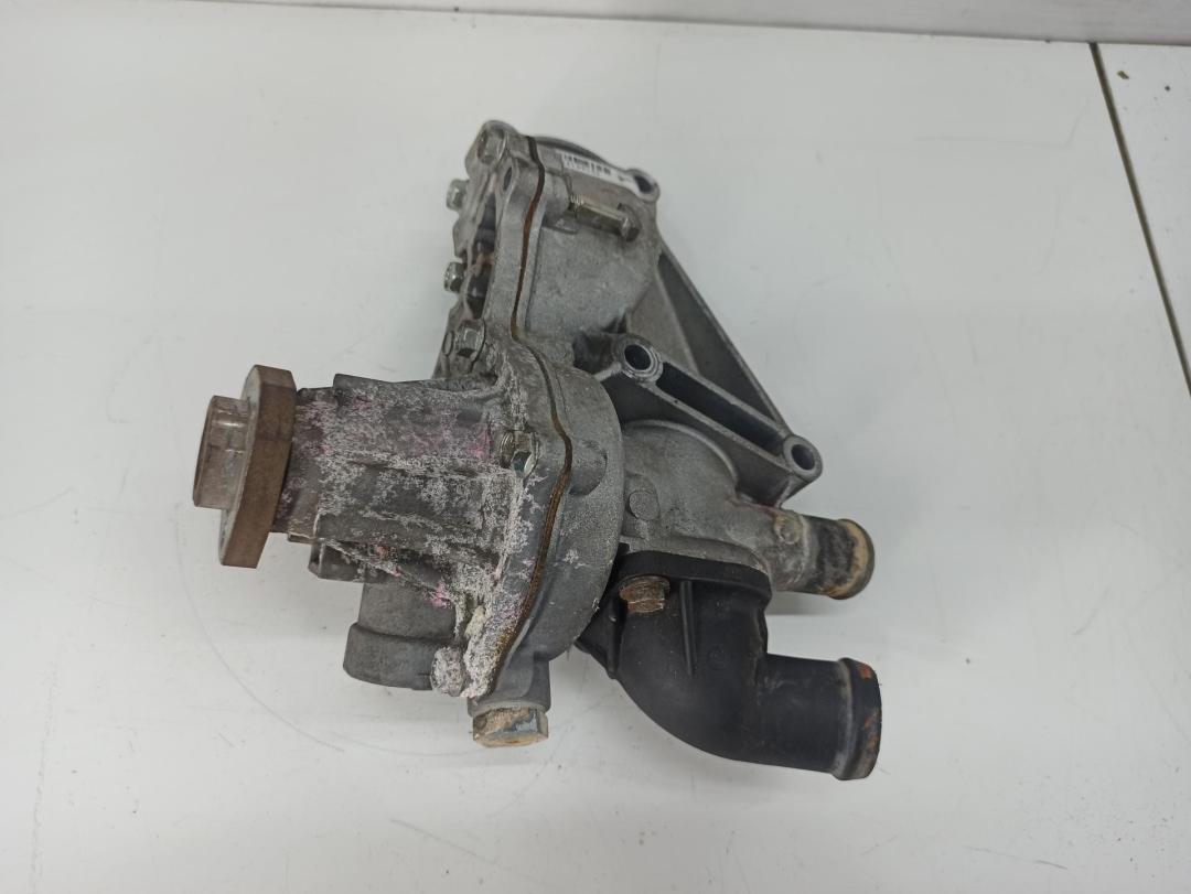 насос антифриза дополнительный Audi A4 B5 1995, 1.6 л., бензин, МКПП, зелёный, седан, BN - фото №1