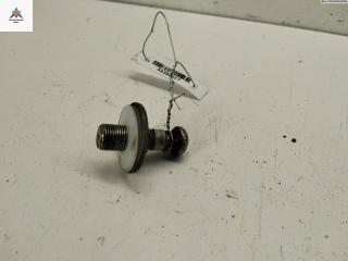 ответная часть (скоба) замка двери Volkswagen Passat B4 1995, 2.0 л., бензин, МКПП, синий, универсал