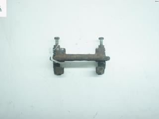 скоба суппорта Ford Scorpio 2 поколение 1995, 2.0 л., бензин, МКПП, зелёный, седан