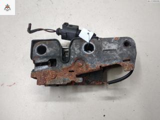 замок капота Skoda Superb 2 поколение 2012, 2.0 л., дизель, АКПП, бежевый, универсал, 3T0823509