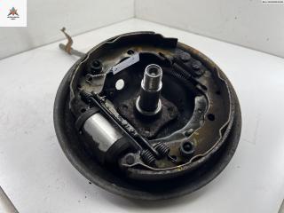 защитный кожух тормозного механизма Nissan Micra 4 поколение (K13) 2012, 1.2 л., бензин, МКПП, чёрный, хетчбэк 5 дв.