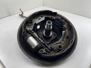 защитный кожух тормозного механизма Nissan Micra 4 поколение (K13) 2012, 1.2 л., бензин, МКПП, чёрный, хетчбэк 5 дв.