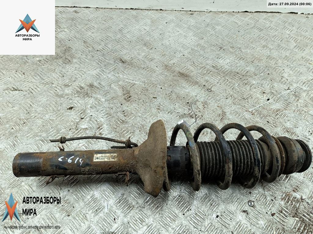 стойка передняя Volkswagen Golf 4 поколение 2001, 1.4 л., бензин, МКПП, серый, хетчбэк 5 дв., 1J0413031S - фото №1