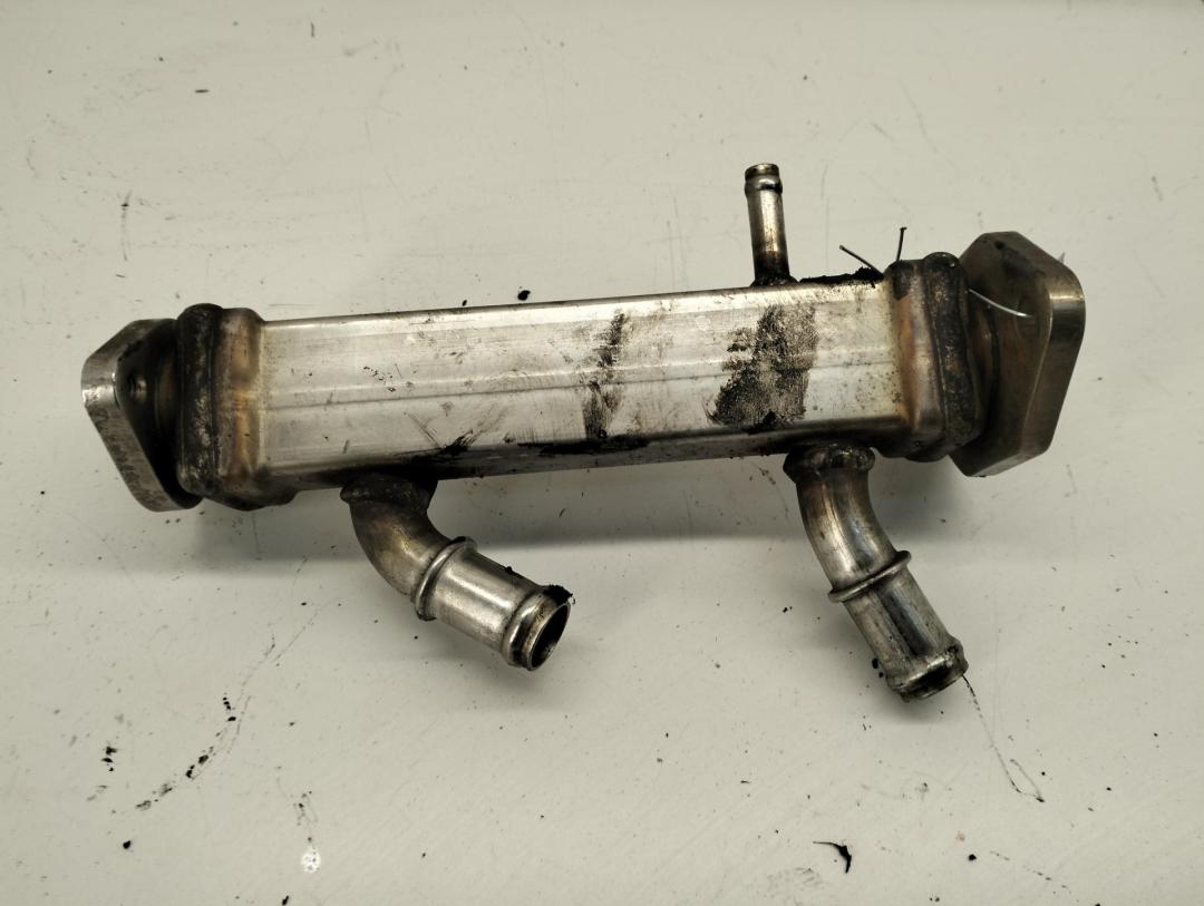 охладитель EGR / Радиатор EGR Volkswagen Passat B5+ (GP) 2004, 2.5 л., дизель, АКПП, серый, универсал, 059131513D