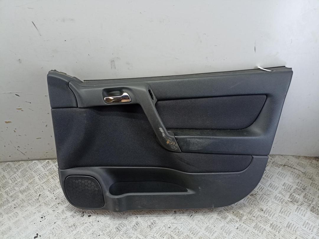 обшивка двери передняя правая Opel Astra G 1999, 1.6 л., бензин, АКПП, синий, хетчбэк 5 дв., 009100464 - фото №1