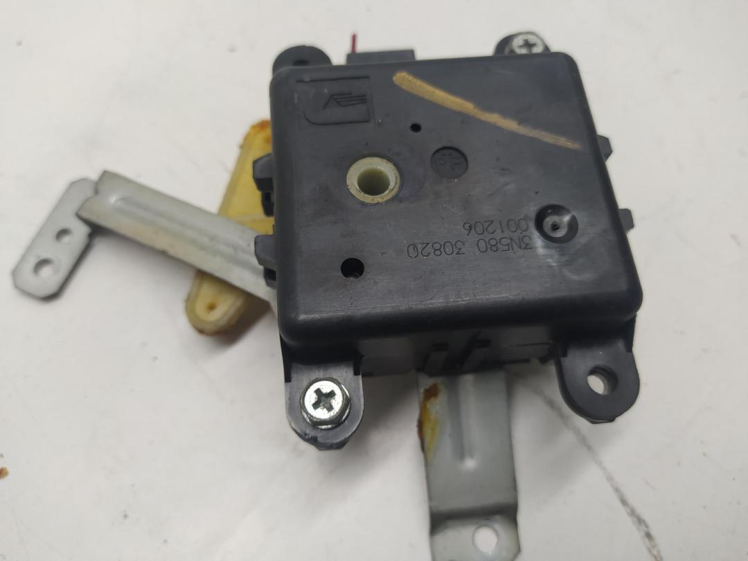 моторчик заслонки печки Nissan Almera Tino 2001, 2.2 л., дизель, МКПП, серый, минивэн, 3N58030820