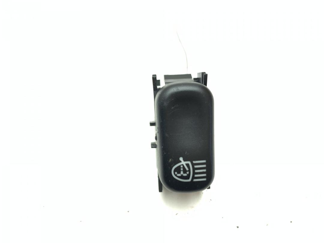 кнопка (выключатель) Mercedes-Benz E-Класс W210/S210 1998, 3.2 л., бензин, АКПП, серый, седан, 2108202210 - фото №1