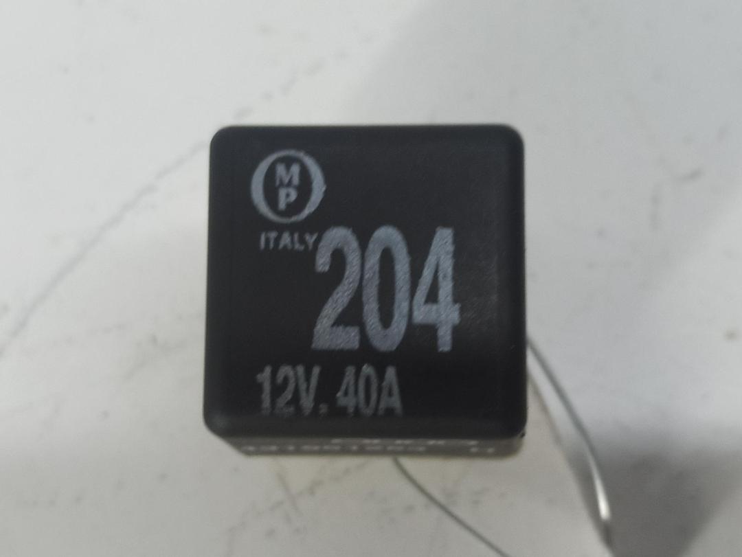 реле (прочие) Audi 80 B4 1991, 2.3 л., бензин, АКПП, красный, седан, 431951253H
