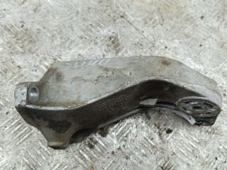 кронштейн двигателя Volkswagen Golf 3 поколение 1997, 1.6 л., бензин, МКПП, красный, хетчбэк 5 дв.