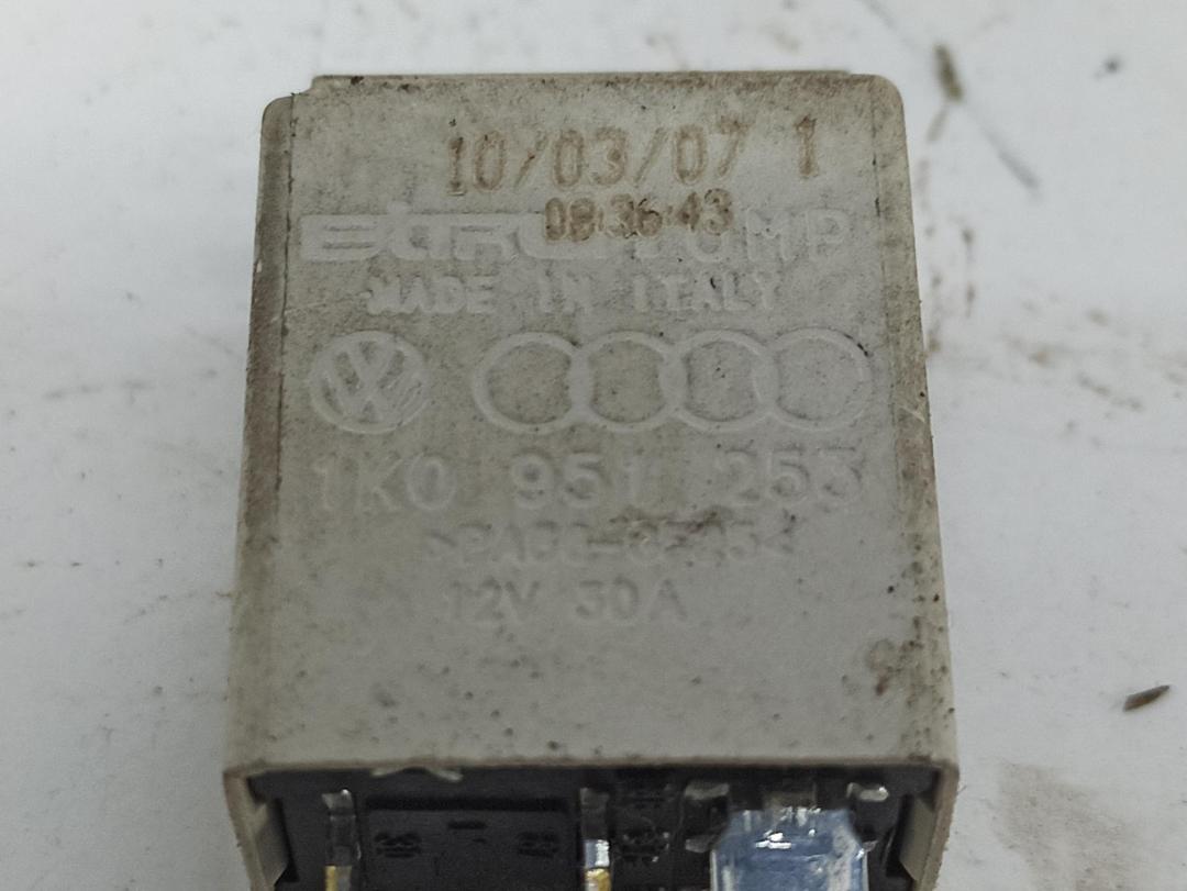 реле (прочие) Audi A3 8P 2007, 1.6 л., бензин, МКПП, чёрный, хетчбэк 3 дв., 1K0951253