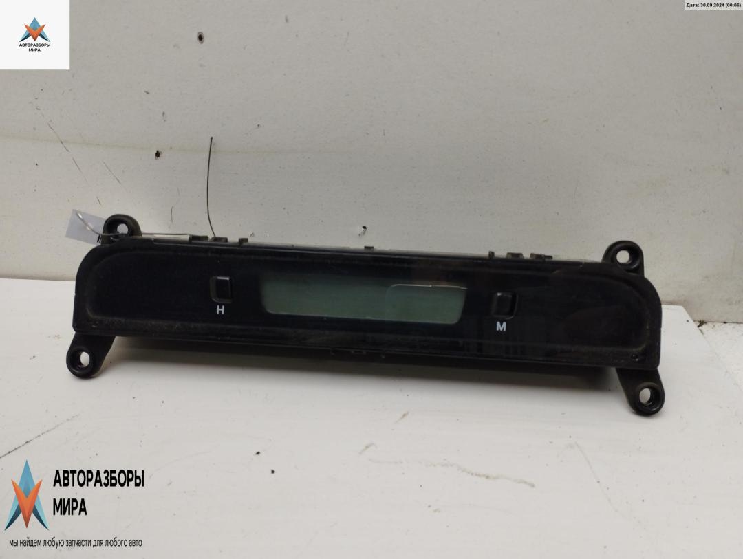 часы Hyundai Sonata YF 2010, 2.0 л., бензин, МКПП, чёрный, седан, 945103S000 - фото №1