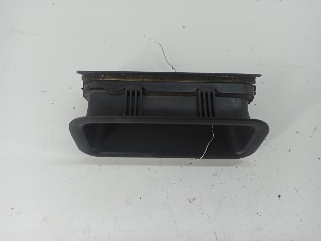 накладка декоративная Audi 80 B3 1988, 1.8 л., бензин, МКПП, белый, седан, 893867371