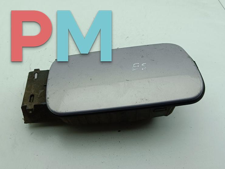 лючок топливного бака Renault Espace 4 поколение 2002, 2.0 л., бензин, МКПП, чёрный, минивэн, 8200100985 - фото №1